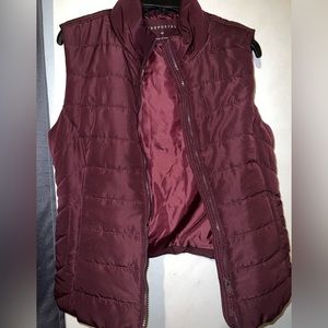 Aeropostale puffer best women’s size M Burgundy. Good condition
